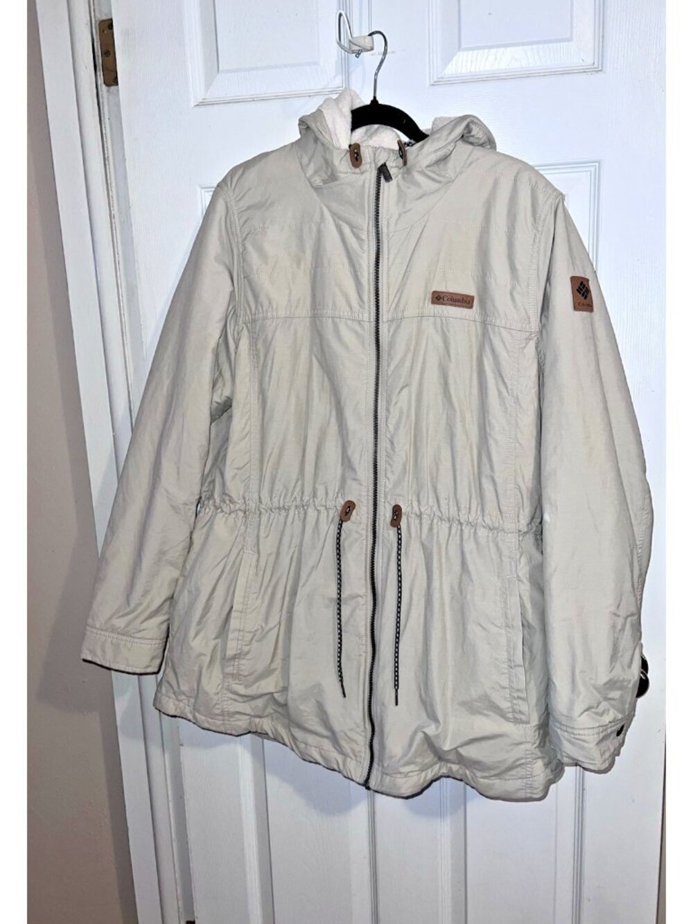 COLUMBIA Women’s Khaki Parka Jacket Hooded Sherpa Lining Sz XXL